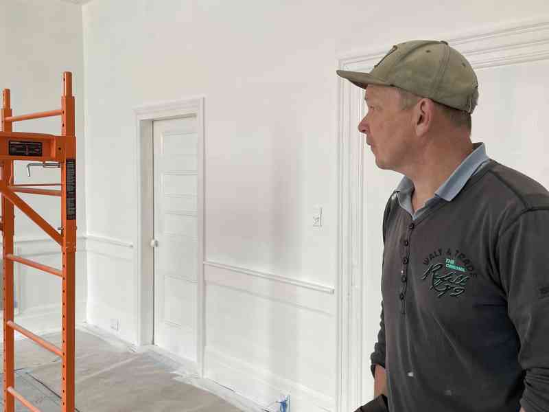 Wow, it really took longer then anticipated due to overdue maintenance, but today we fnished spray painting the back house of Sunnyside. We started in the…