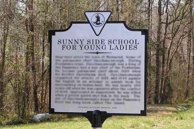The Sunnyside Sisters Bed and Breakfast / Clarksville VA / Example Highway Marker Sunnyside School