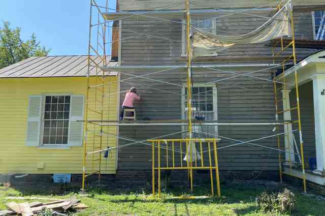 The Sunnyside Sisters Bed and Breakfast / Clarksville VA / Pfffff a lot of work