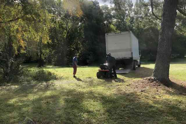 The Sunnyside Sisters Bed and Breakfast / Clarksville VA / Truck delivery 