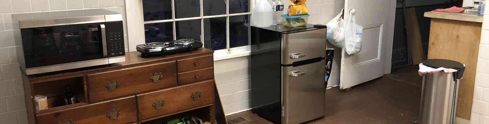 The Sunnyside Sisters Bed and Breakfast / Clarksville VA / Kitchen