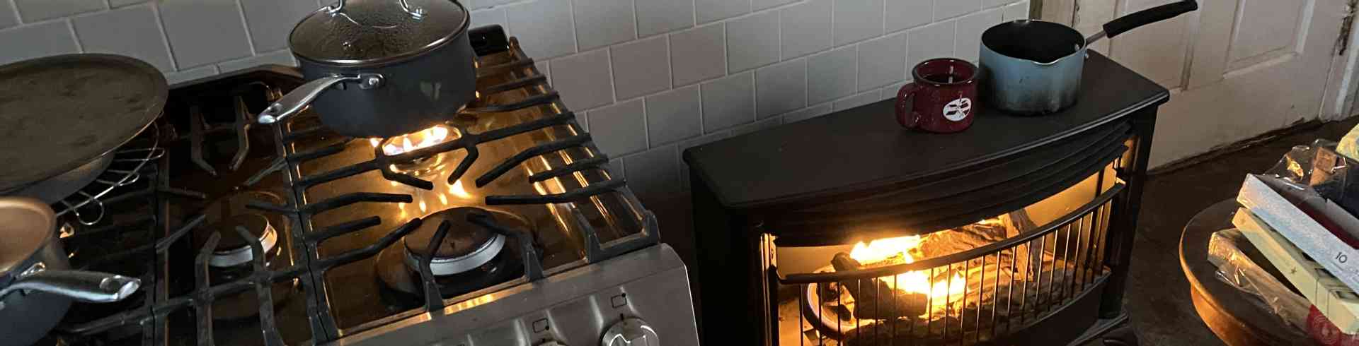 The Sunnyside Sisters Bed and Breakfast / Clarksville VA / Our gas heater - really warm