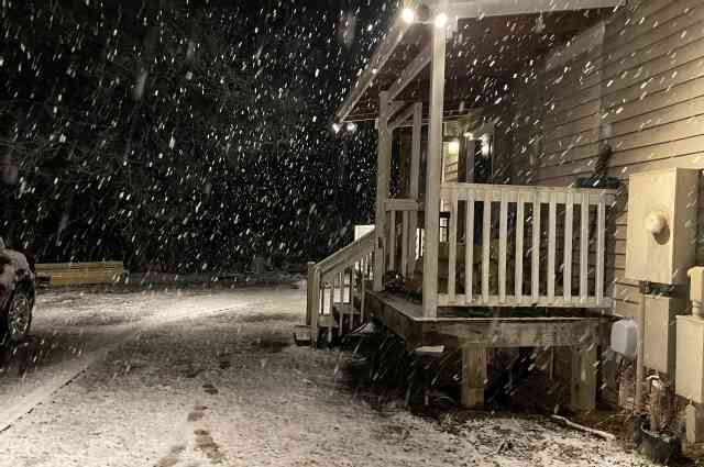 The Sunnyside Sisters Bed and Breakfast / Clarksville VA / Big snowflakes!!!