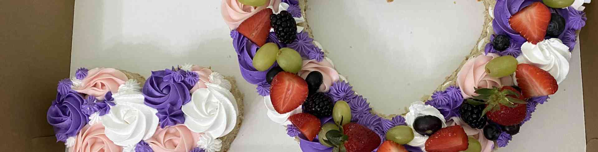 The Sunnyside Sisters Bed and Breakfast / Clarksville VA / Beautiful b’day cake 🍰