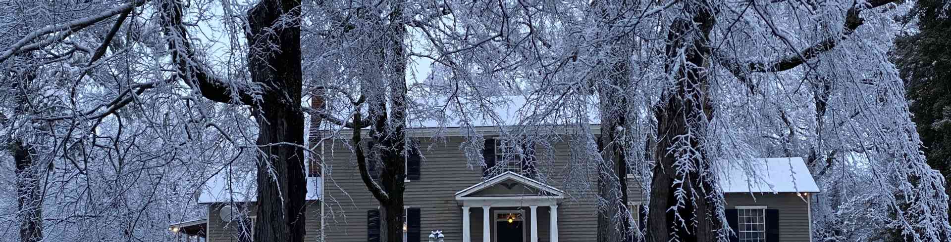 The Sunnyside Sisters Bed and Breakfast / Clarksville VA / How Romantic ❤️