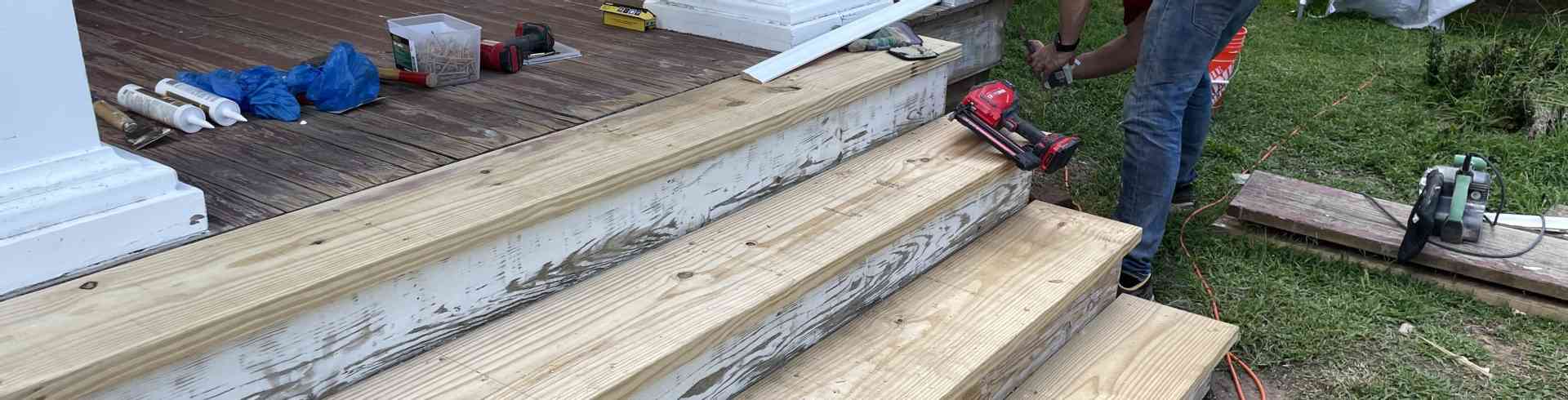 The Sunnyside Sisters Bed and Breakfast / Clarksville VA / Martijn restoring the porch stairs