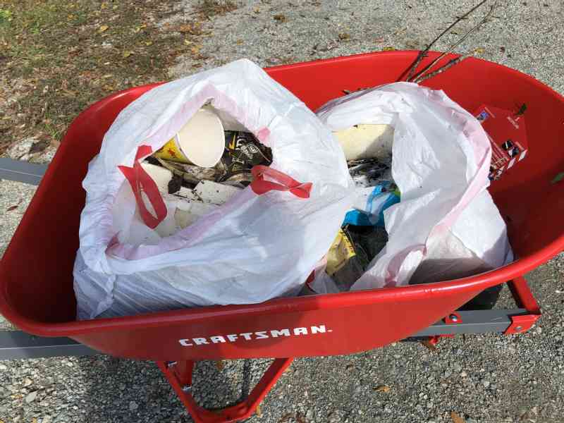 One of the things that catched our eyes when we drove up the drive way was that there seemed to be a lot of trash (cans, plastic, glass, etc, etc) on the side of…