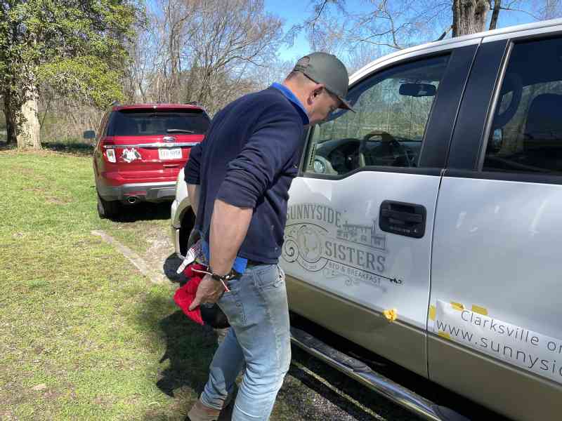M was waiting for a dry day, and today was a great day to put the B&B stickers on the truck. It looks awesome! Of course we are not open yet, but it is nice to…