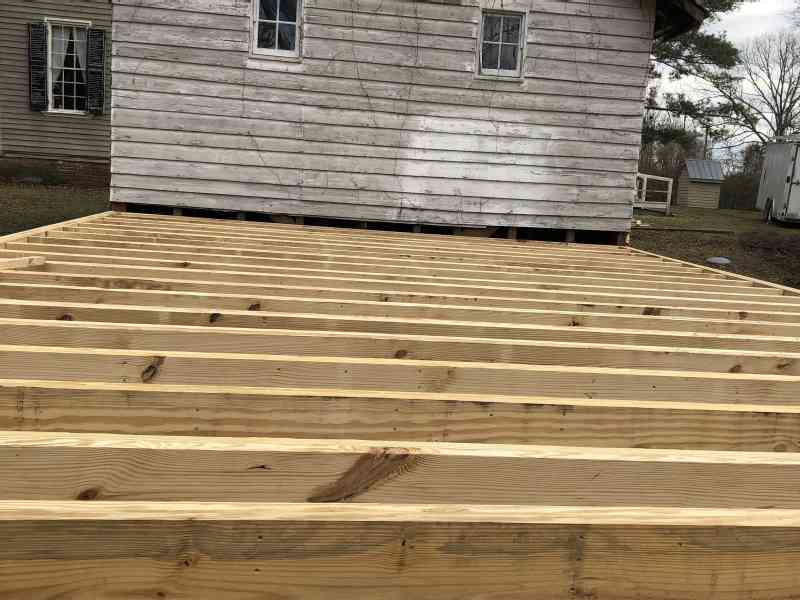 While we are clearing out the forest and make huge piles of wood walls, our contractor started with framing. Yesterday a team of three guys came and framed the…
