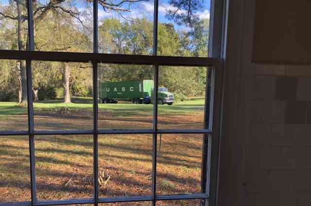 The Sunnyside Sisters Bed and Breakfast / Clarksville VA / Truck is coming