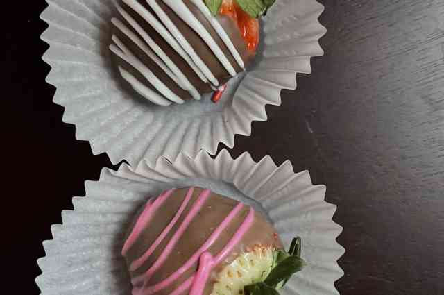 The Sunnyside Sisters Bed and Breakfast / Clarksville VA / Strawberries with chocolate, a great gift from Patty