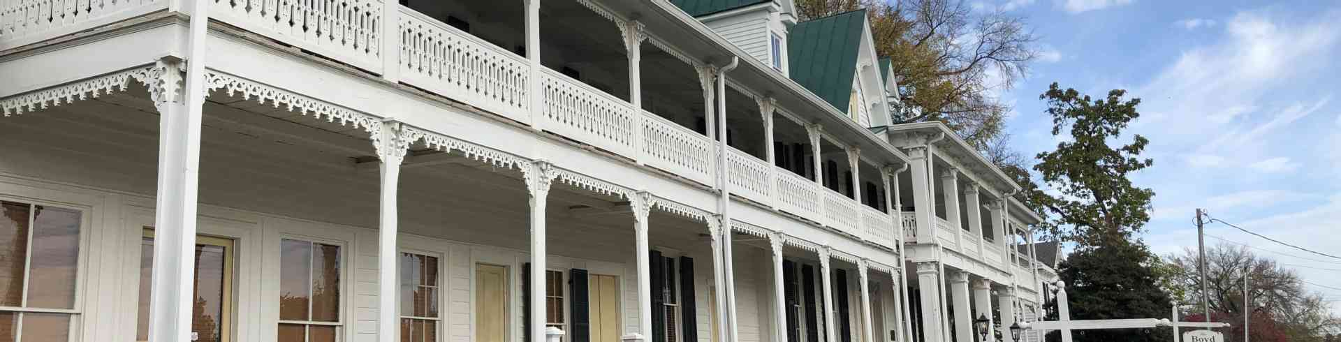 The Sunnyside Sisters Bed and Breakfast / Clarksville VA / Old Tavern in Boydten