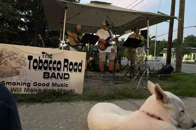 The Sunnyside Sisters Bed and Breakfast / Clarksville VA / The Tabacco Road Band and Jessie