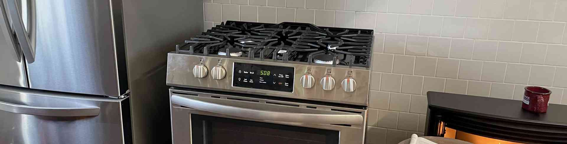 The Sunnyside Sisters Bed and Breakfast / Clarksville VA / Gas stove and fridge arrived!!!