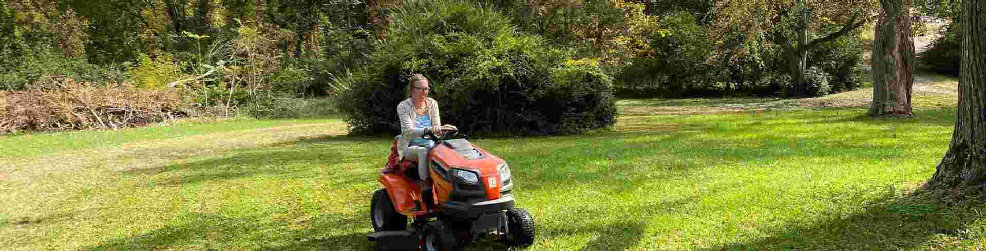 The Sunnyside Sisters Bed and Breakfast / Clarksville VA / E on the lawnmower having fun