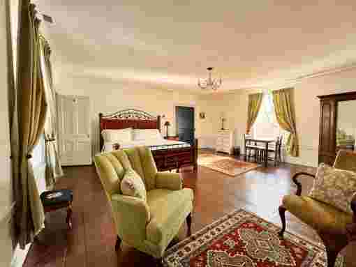 Sunnyside Sisters B&B / Clarksville VA / Miss Emily Suite