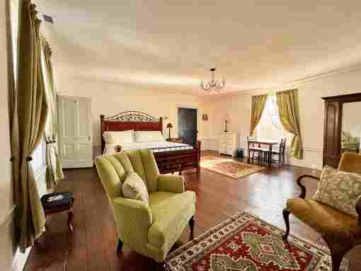 Sunnyside Sisters B&B / Clarksville VA / Miss Emily Suite