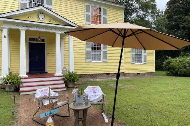 The Sunnyside Sisters Bed and Breakfast / Clarksville VA / First raffle price Deck the Halls at Sunnyside Sisters B&B Lake Fest 2023