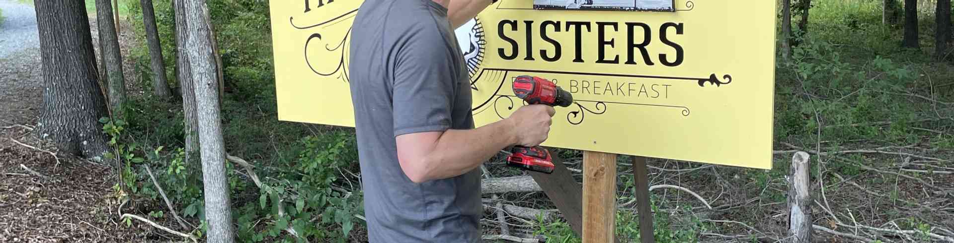 The Sunnyside Sisters Bed and Breakfast / Clarksville VA / Adding the last piece to finalize Sunnyside Sisters B&B sign