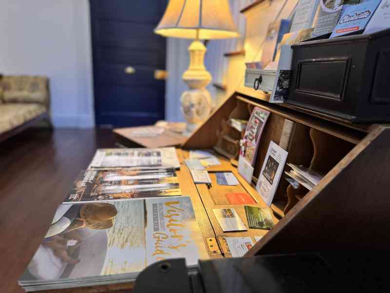 So what is there to do in Clarksville? Where can we eat? And how about the shops? Is there a theater, brewery, winery or where can we get some sweets around…