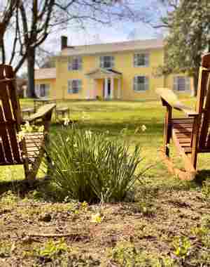 The Sunnyside Sisters Bed and Breakfast, with a Dutch Touch. / Clarksville VA / Experience Authentic Dutch Hospitality