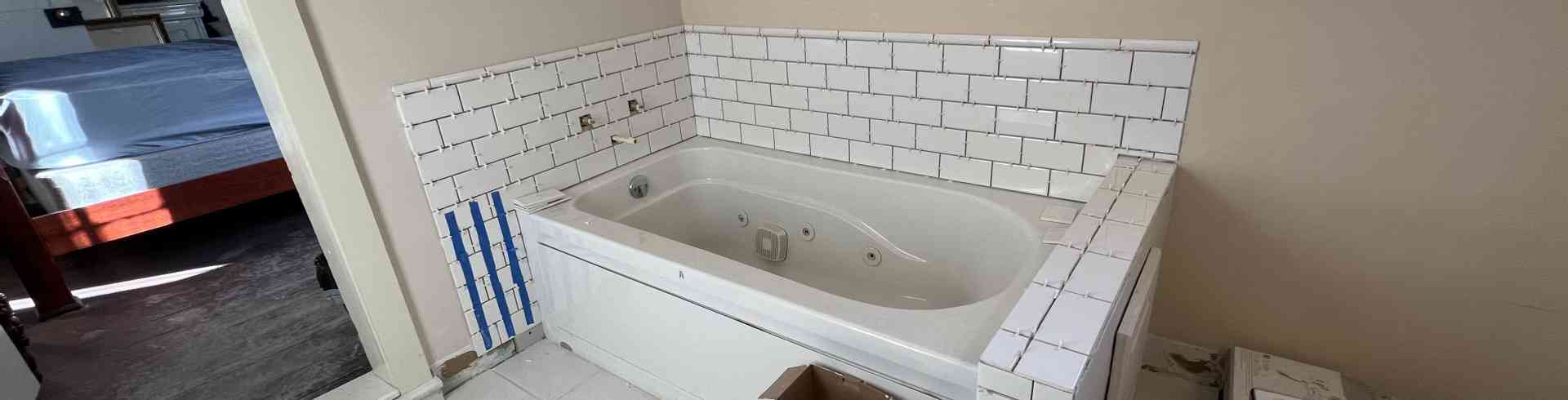 The Sunnyside Sisters Bed and Breakfast / Clarksville VA / Bathtub