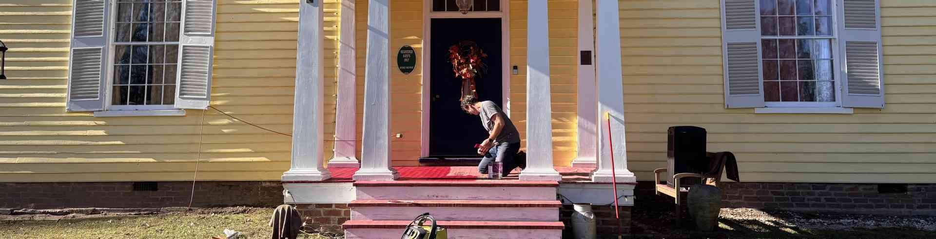 The Sunnyside Sisters Bed and Breakfast / Clarksville VA / Renovation with family aka Mark:-)