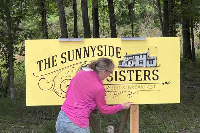 The Sunnyside Sisters Bed and Breakfast / Clarksville VA / The real finishing touch by Eveline