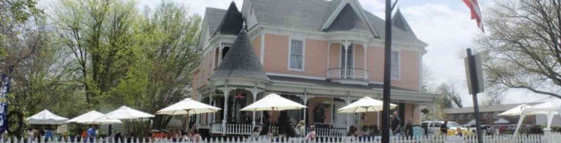 The Sunnyside Sisters Bed and Breakfast / Clarksville VA / WINE FEST 2023