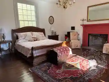 The Sunnyside Sisters Bed and Breakfast, with a Dutch Touch. / Clarksville VA / The ‘Old’ Miss Suite